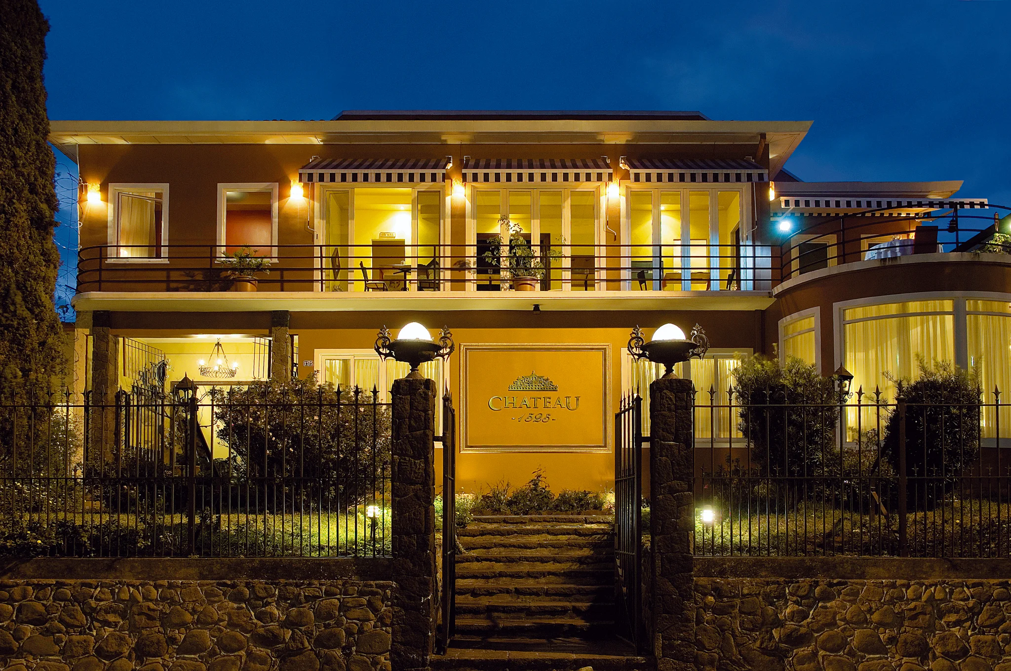 <p>Nuestra <br class="desktop" />Historia</p>